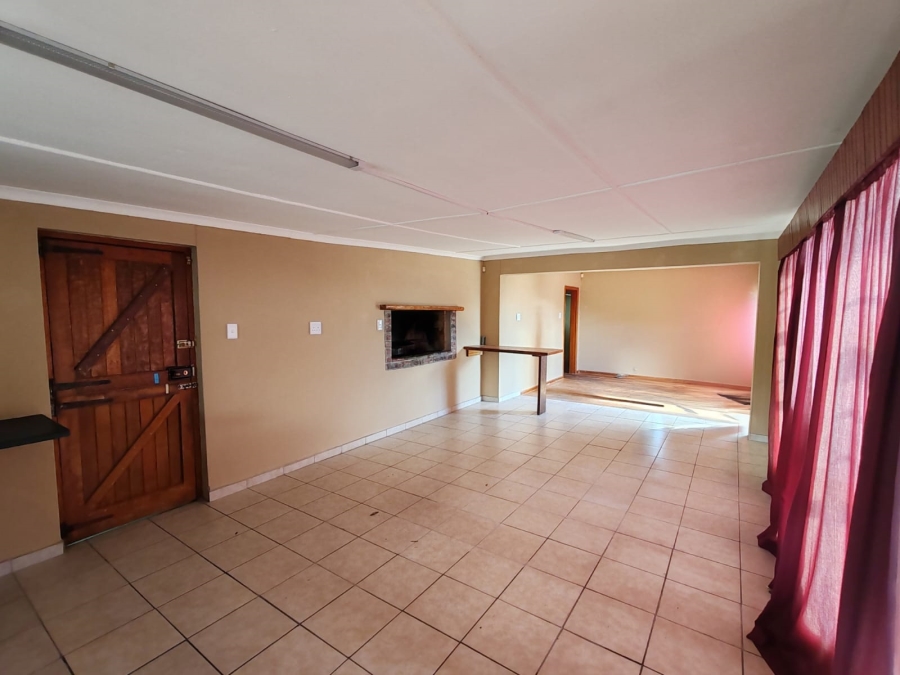 4 Bedroom Property for Sale in Gansbaai Central Western Cape